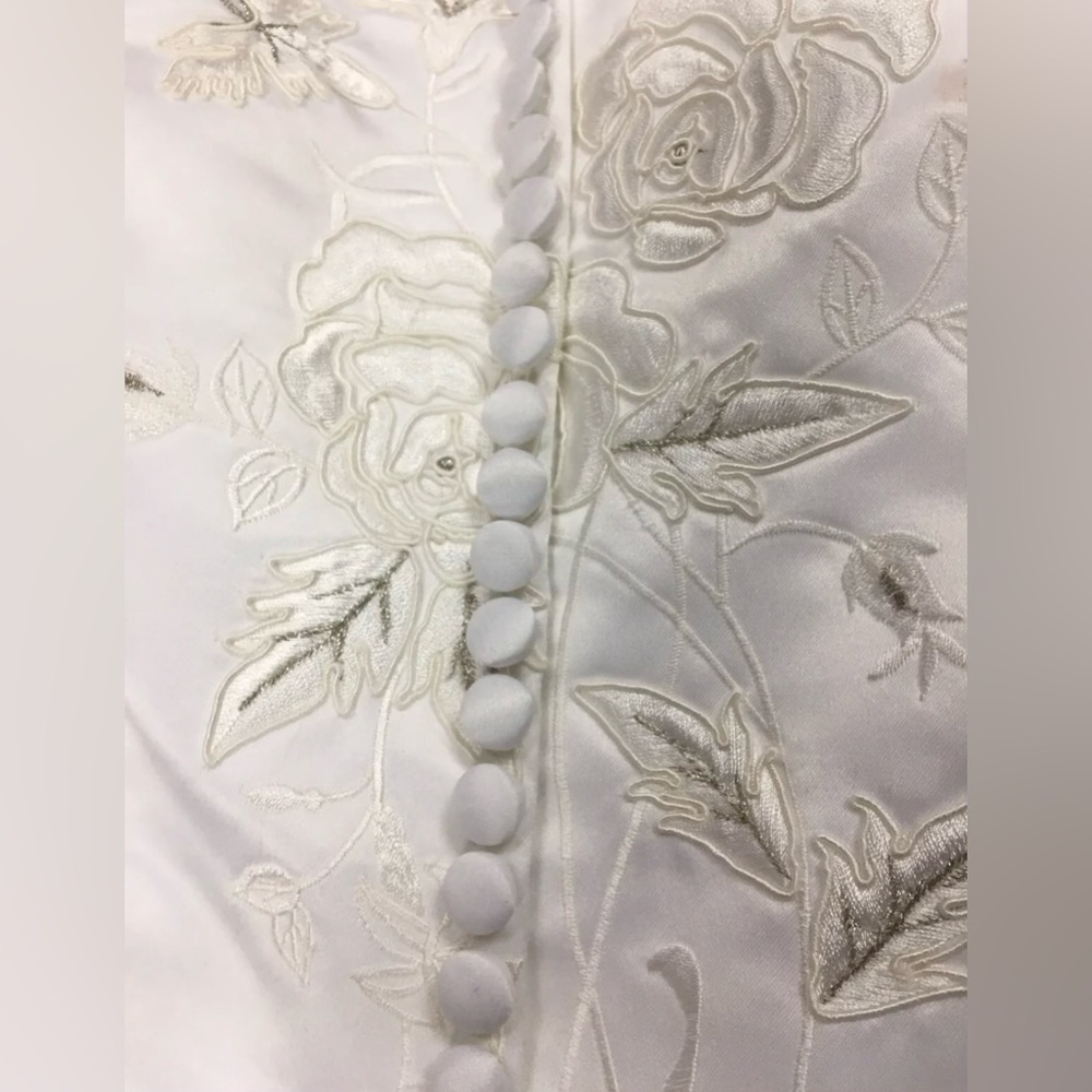 Wedding dress - Picture 5 of 6